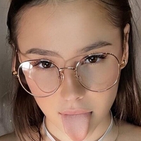 julia_kiss Nude